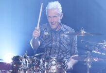 Josh Freese hat „ein paar Theorien“ zu Rauschmiss