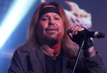 Mötley Crüe-Frontmann hatte einen Schlaganfall