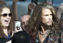 Missbrauchsklage gegen Steven Tyler geht in Kalifornien weiter