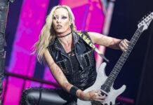 Nita Strauss hat ihren ersten Auftritt nach der Baby-Pause